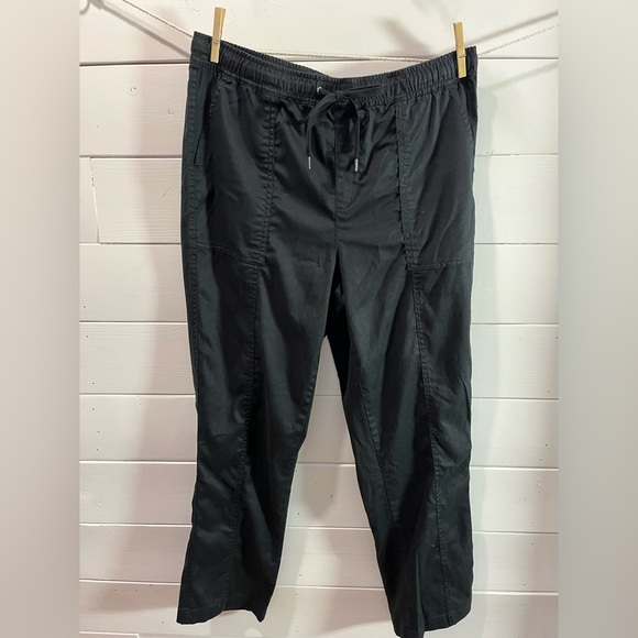 🖤 TAHARI – L – Black Drawstring Crop Pants - Picture 1 of 9